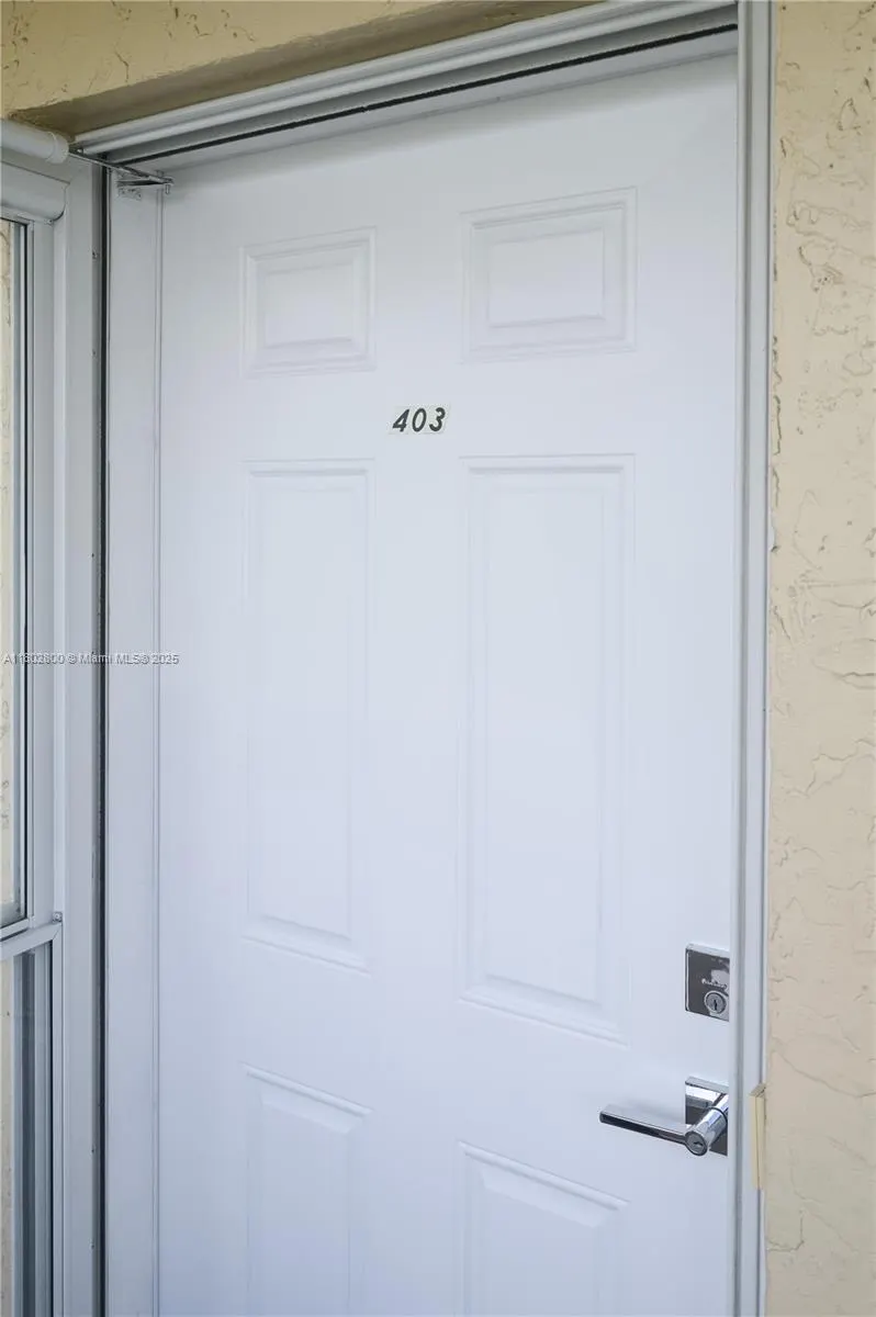 401 SE 3rd St, #403