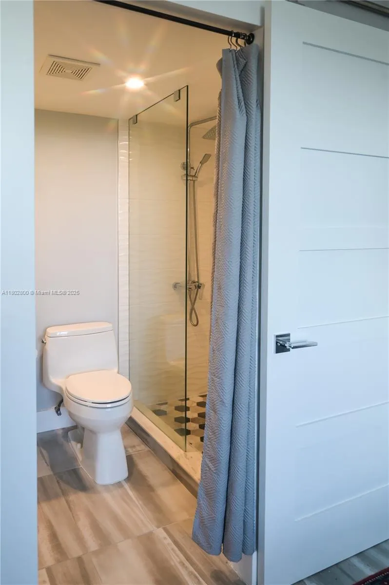 401 SE 3rd St, #403