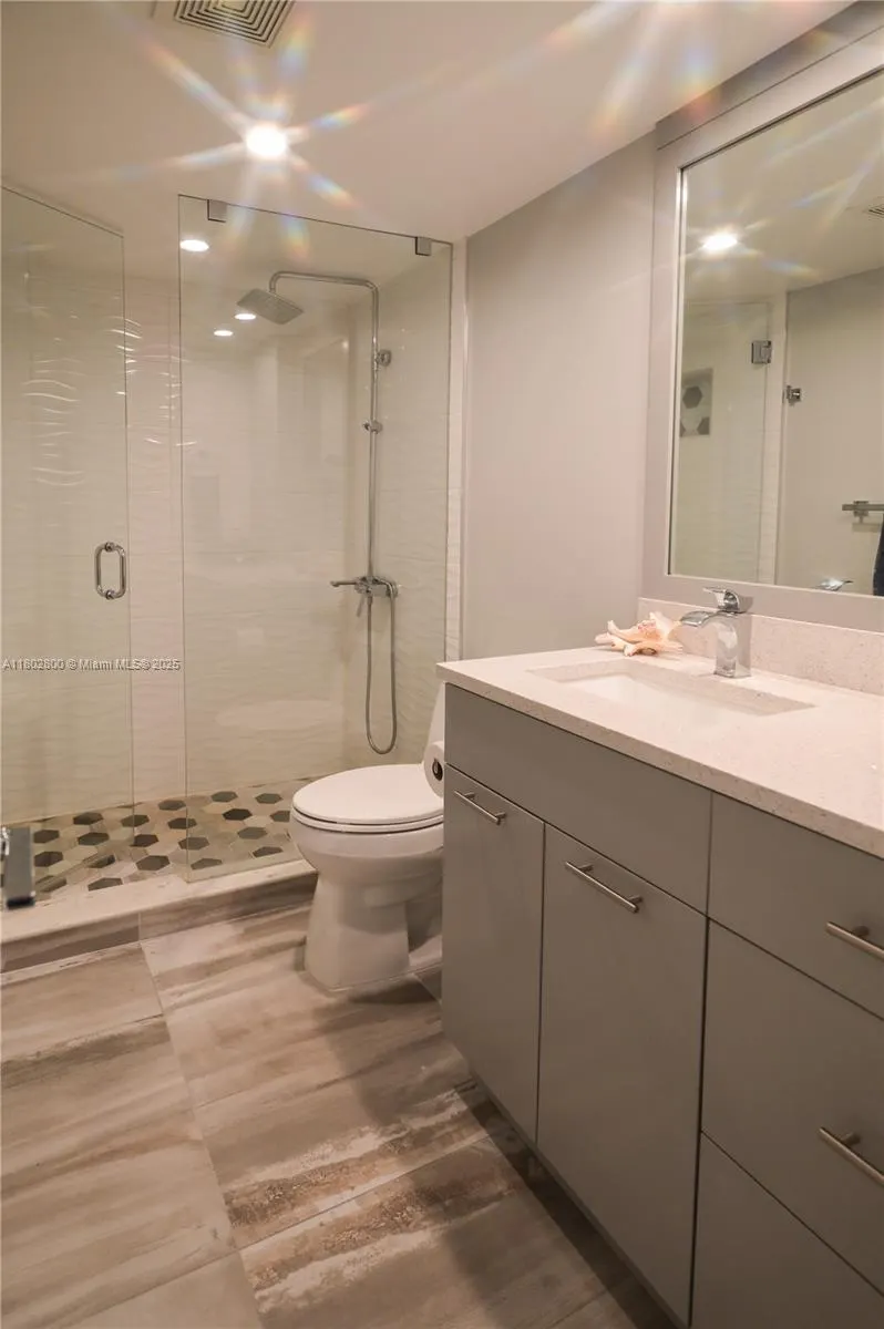 401 SE 3rd St, #403