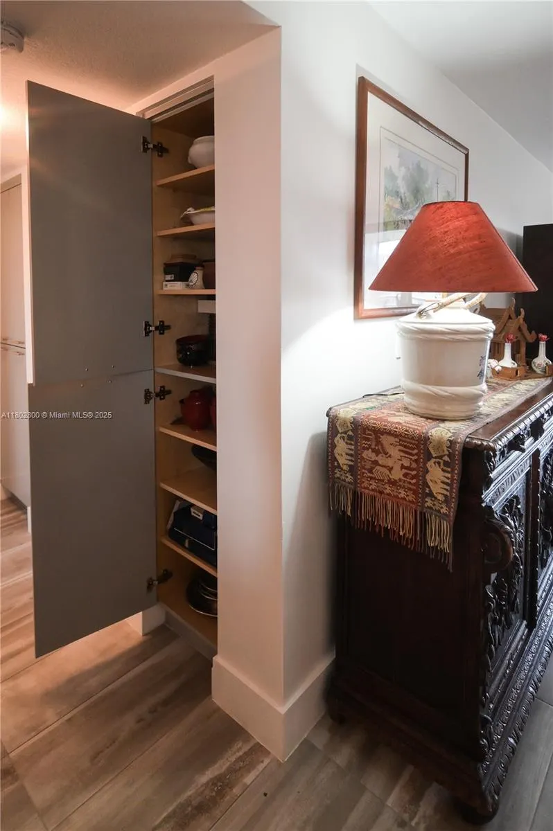 401 SE 3rd St, #403
