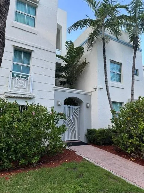 9172 Collins Ave, #12