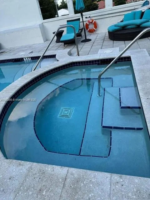 9172 Collins Ave, #12