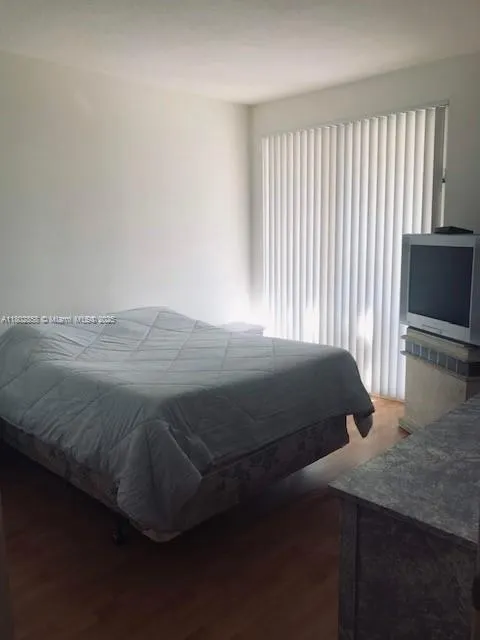 9172 Collins Ave, #12