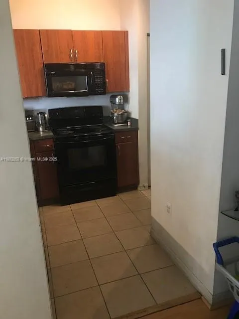 9172 Collins Ave, #12