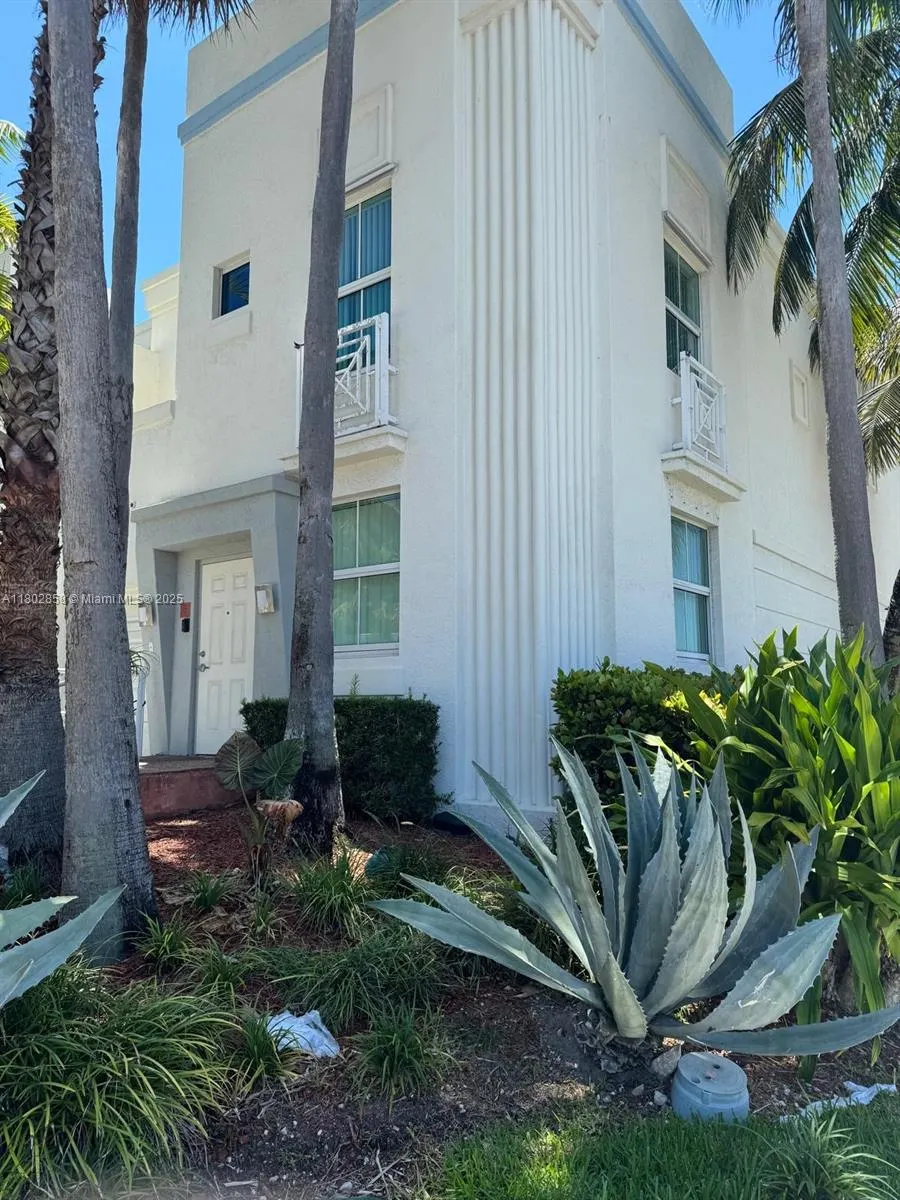 9172 Collins Ave, #12