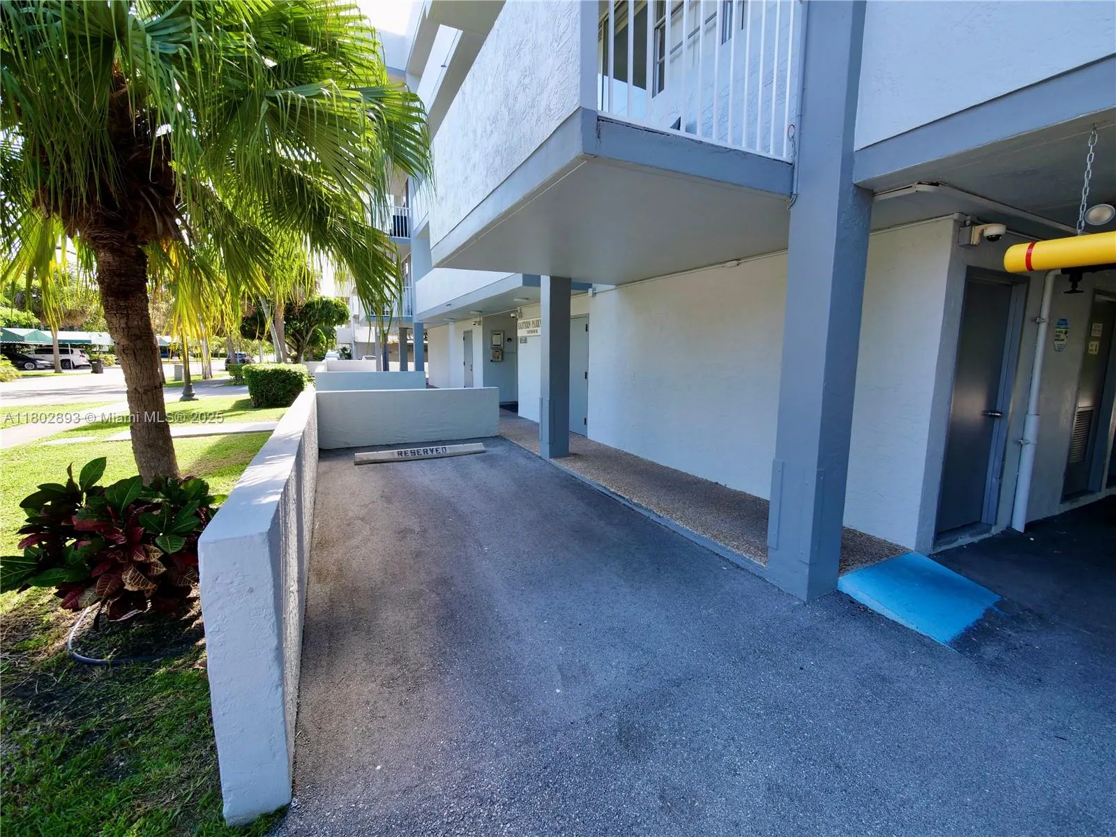 16518 NE 26th Ave, #305