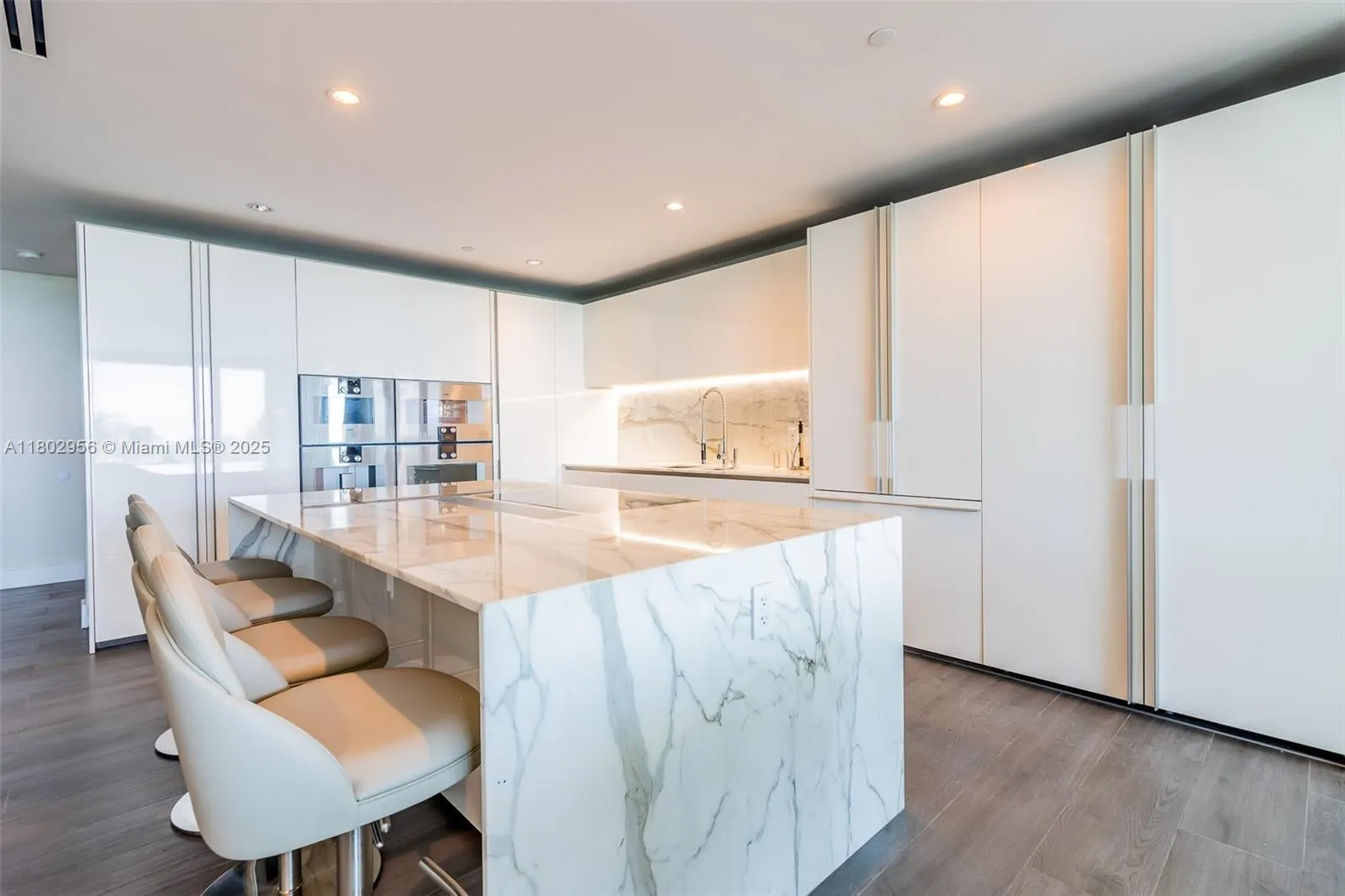 10203 Collins Ave, #302
