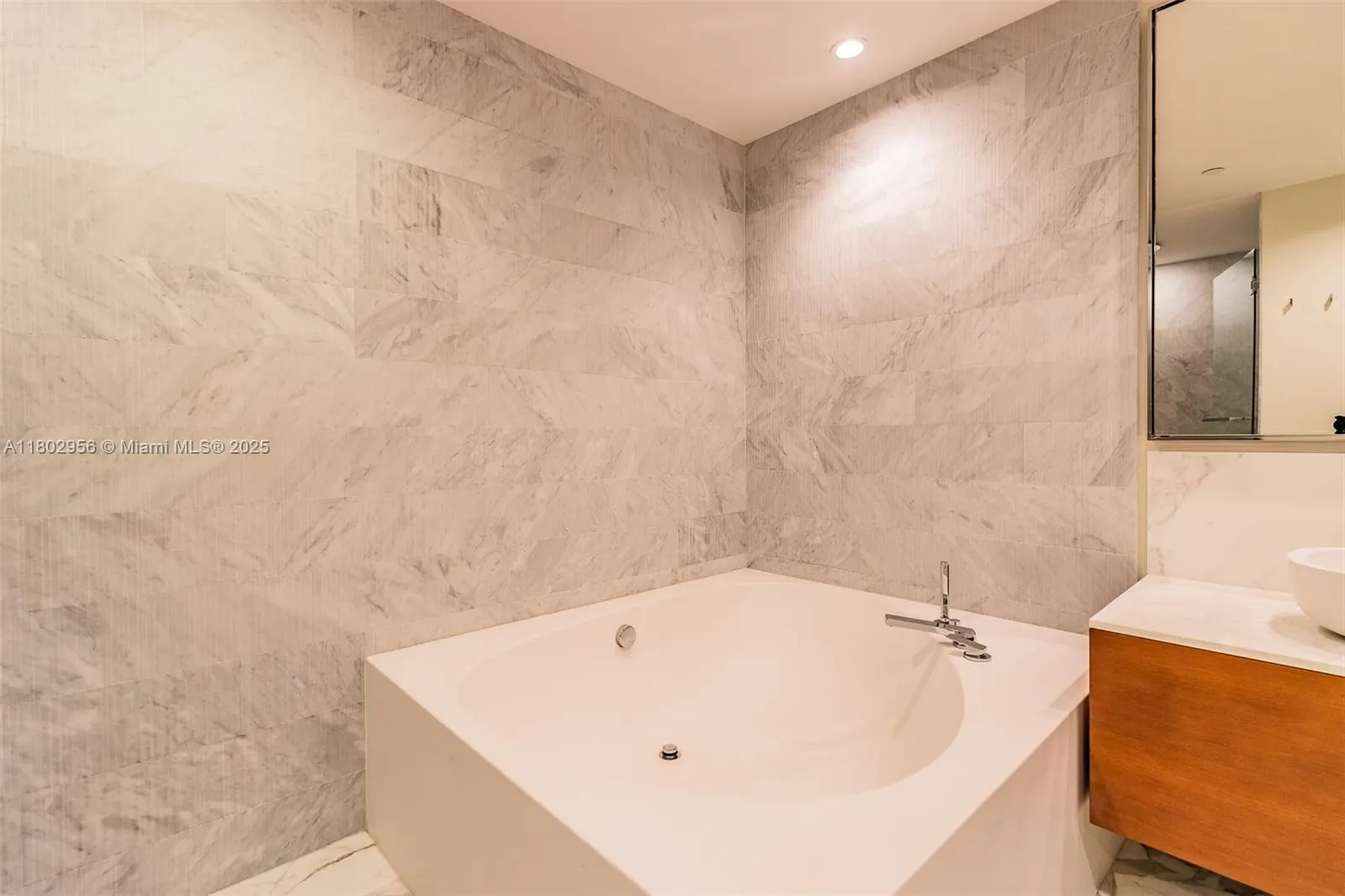 10203 Collins Ave, #302