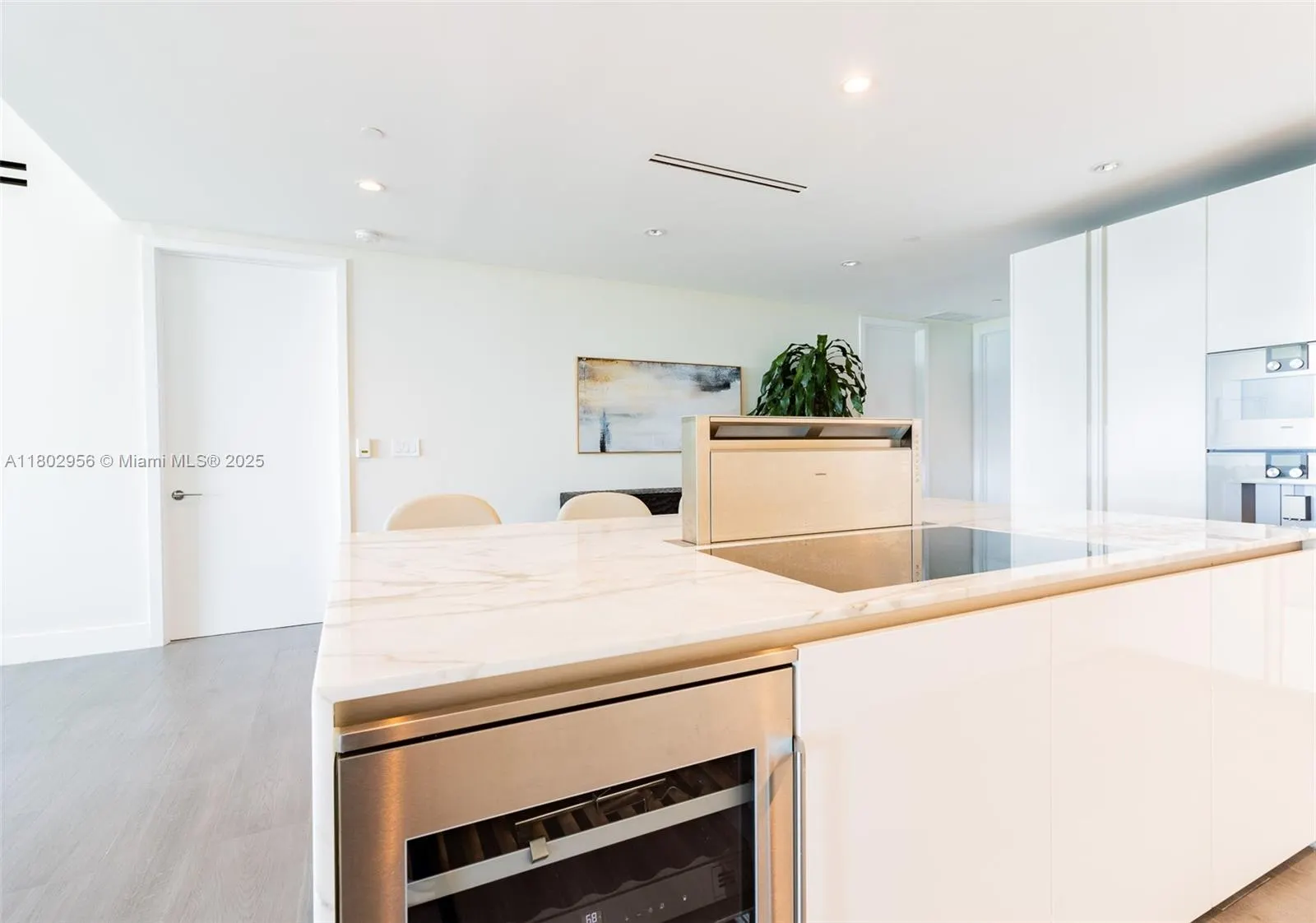 10203 Collins Ave, #302