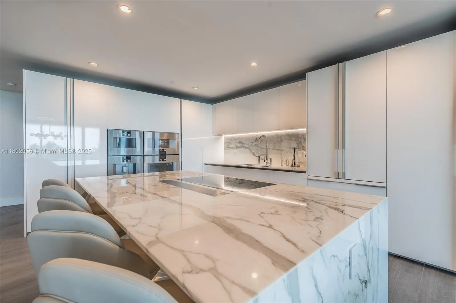 10203 Collins Ave, #302