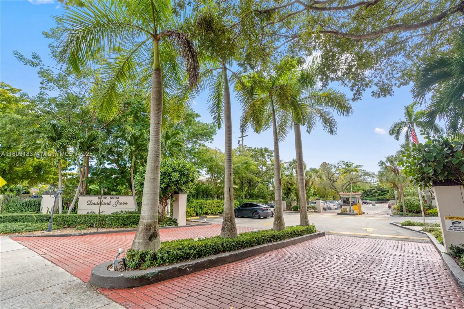 6886 N Kendall Dr, #D207