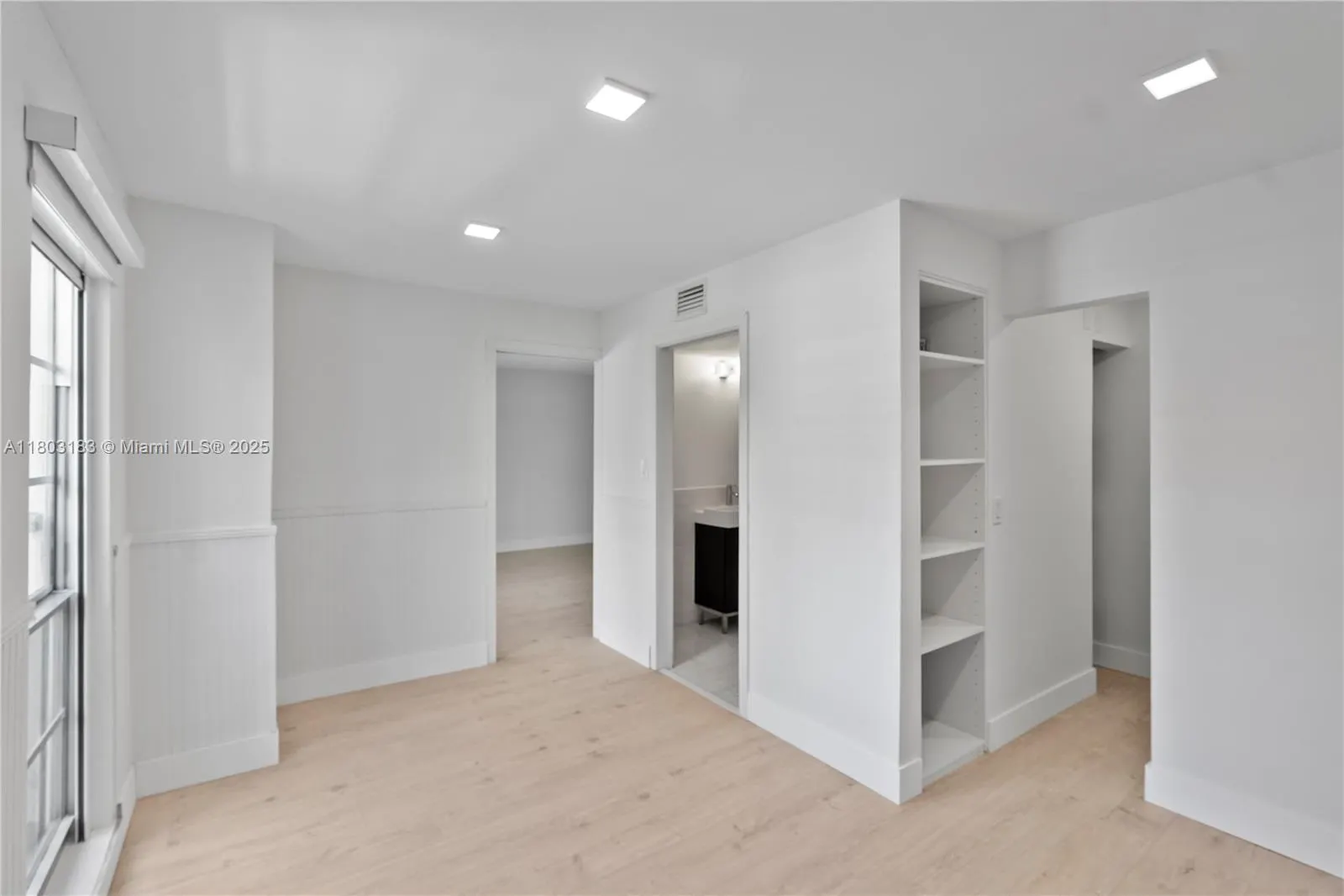 6886 N Kendall Dr, #D207