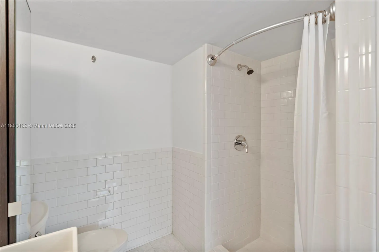 6886 N Kendall Dr, #D207