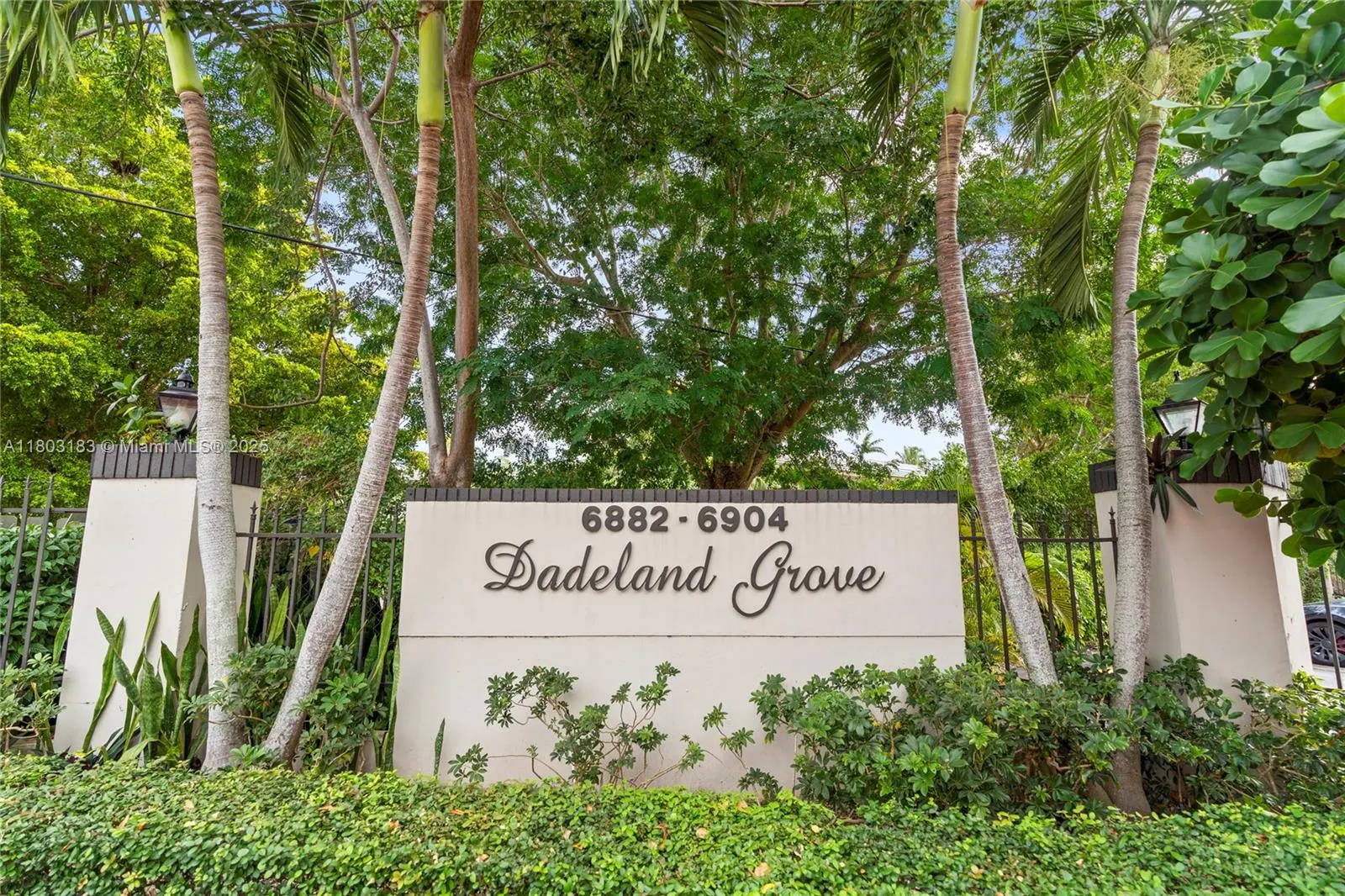 6886 N Kendall Dr, #D207