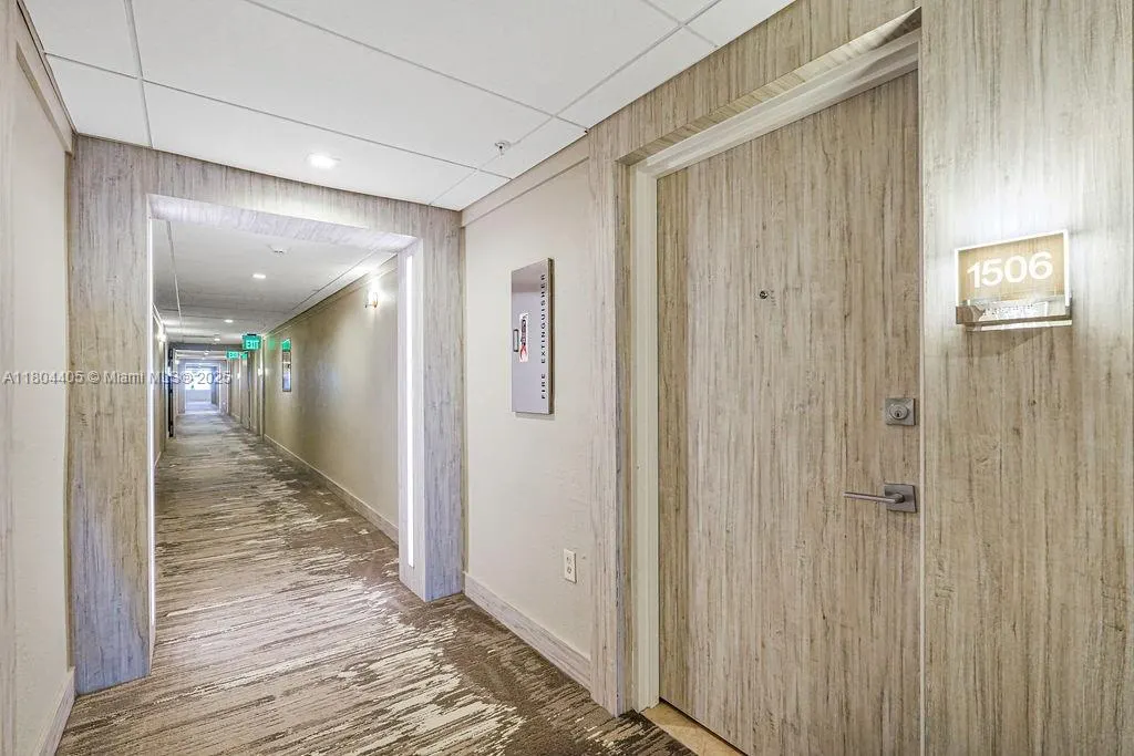 10275 Collins Ave, #1506
