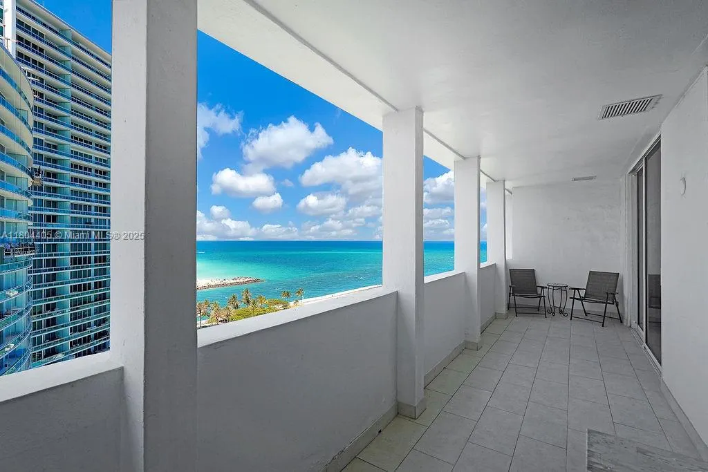 10275 Collins Ave, #1506