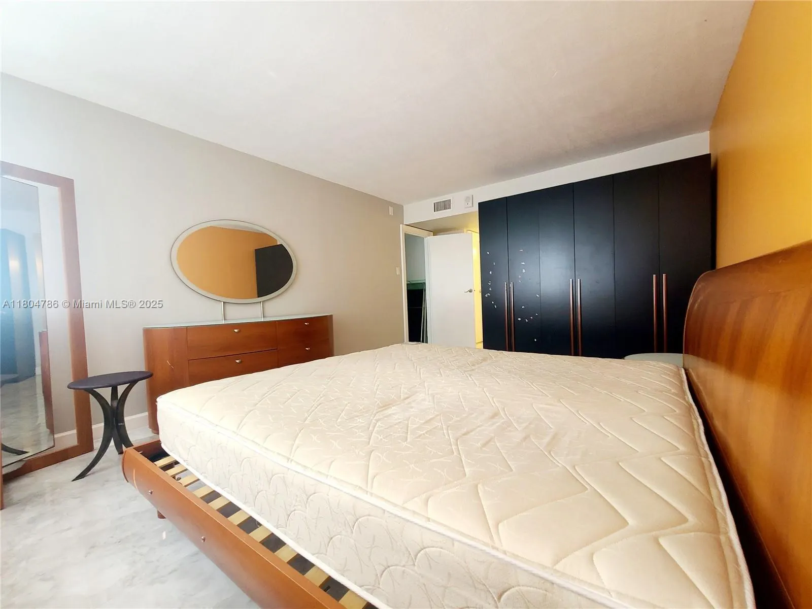 16565 NE 26th Ave, #2B