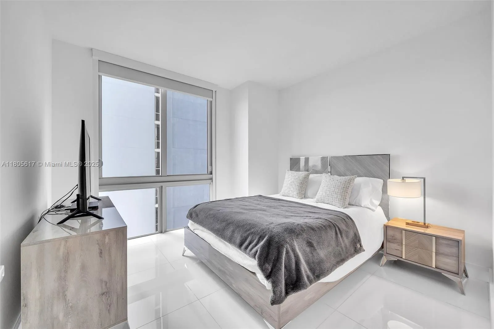 16385 Biscayne Blvd, #2707