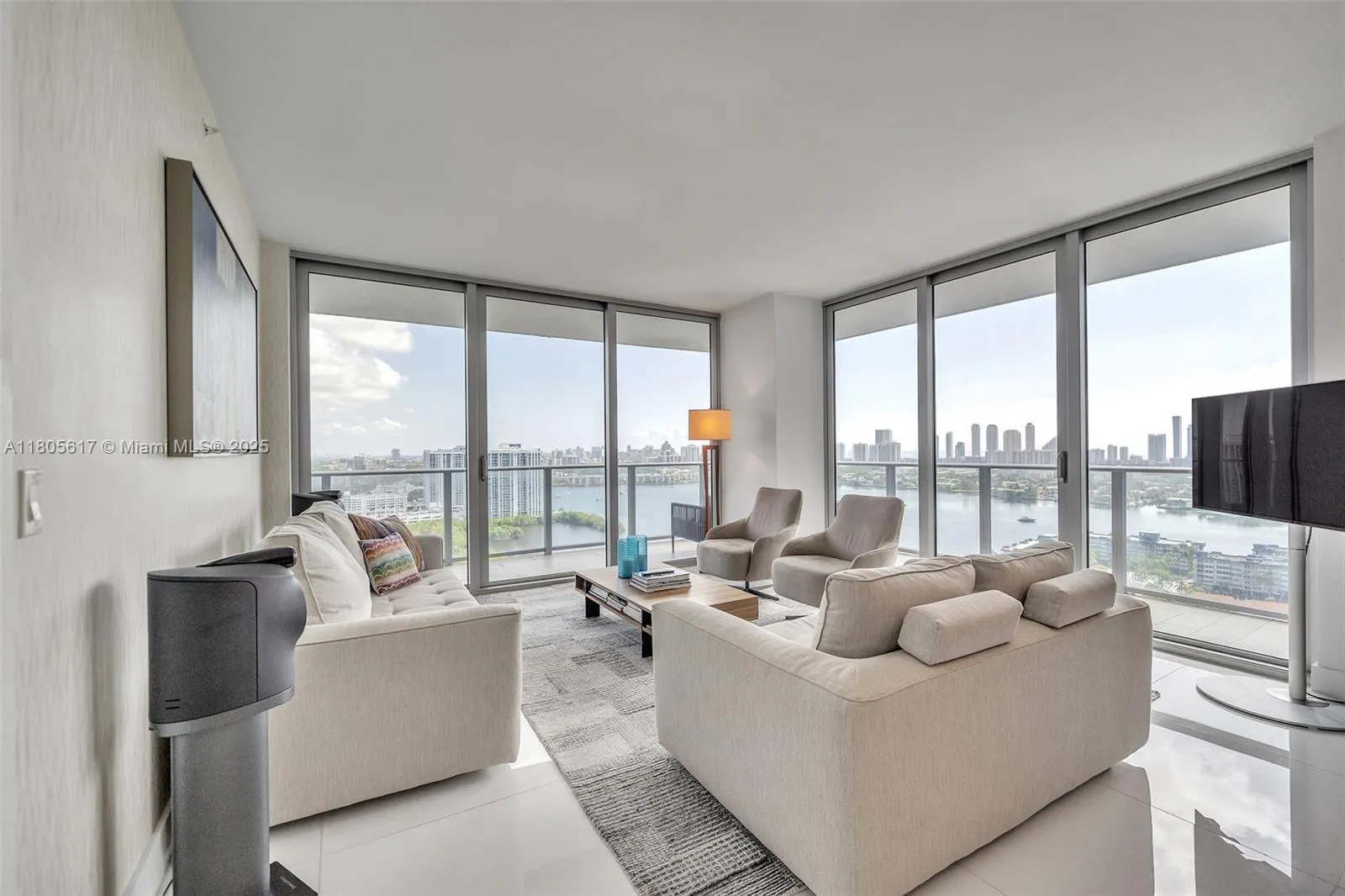 16385 Biscayne Blvd, #2707