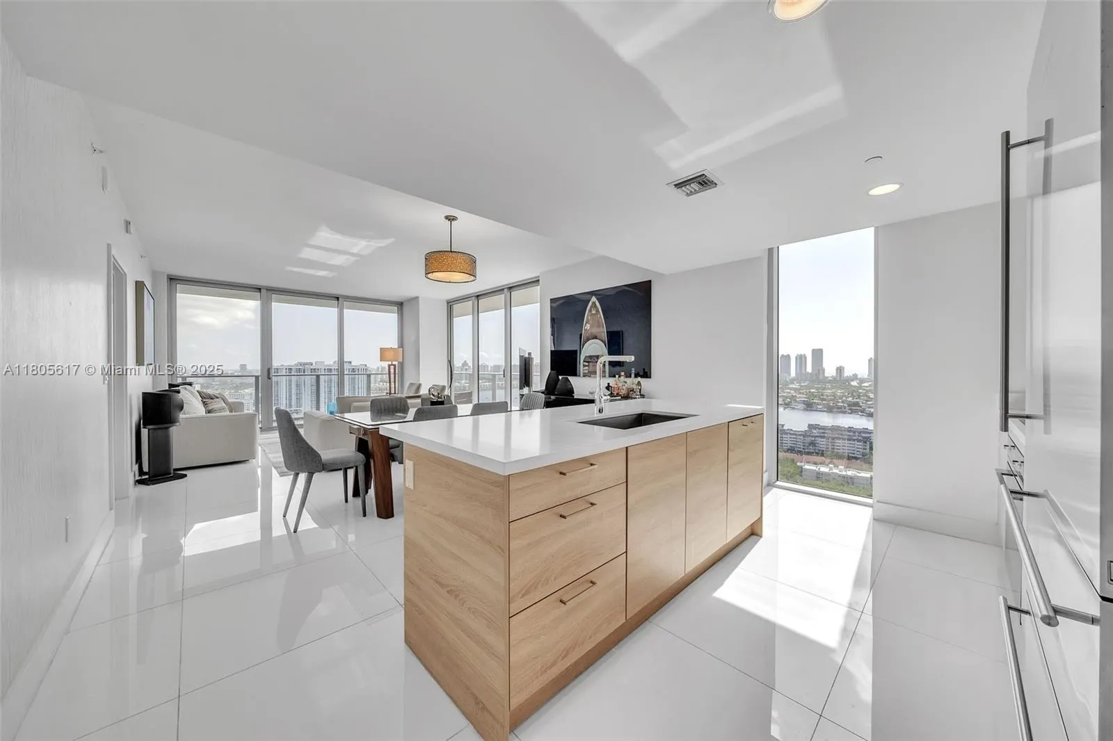 16385 Biscayne Blvd, #2707