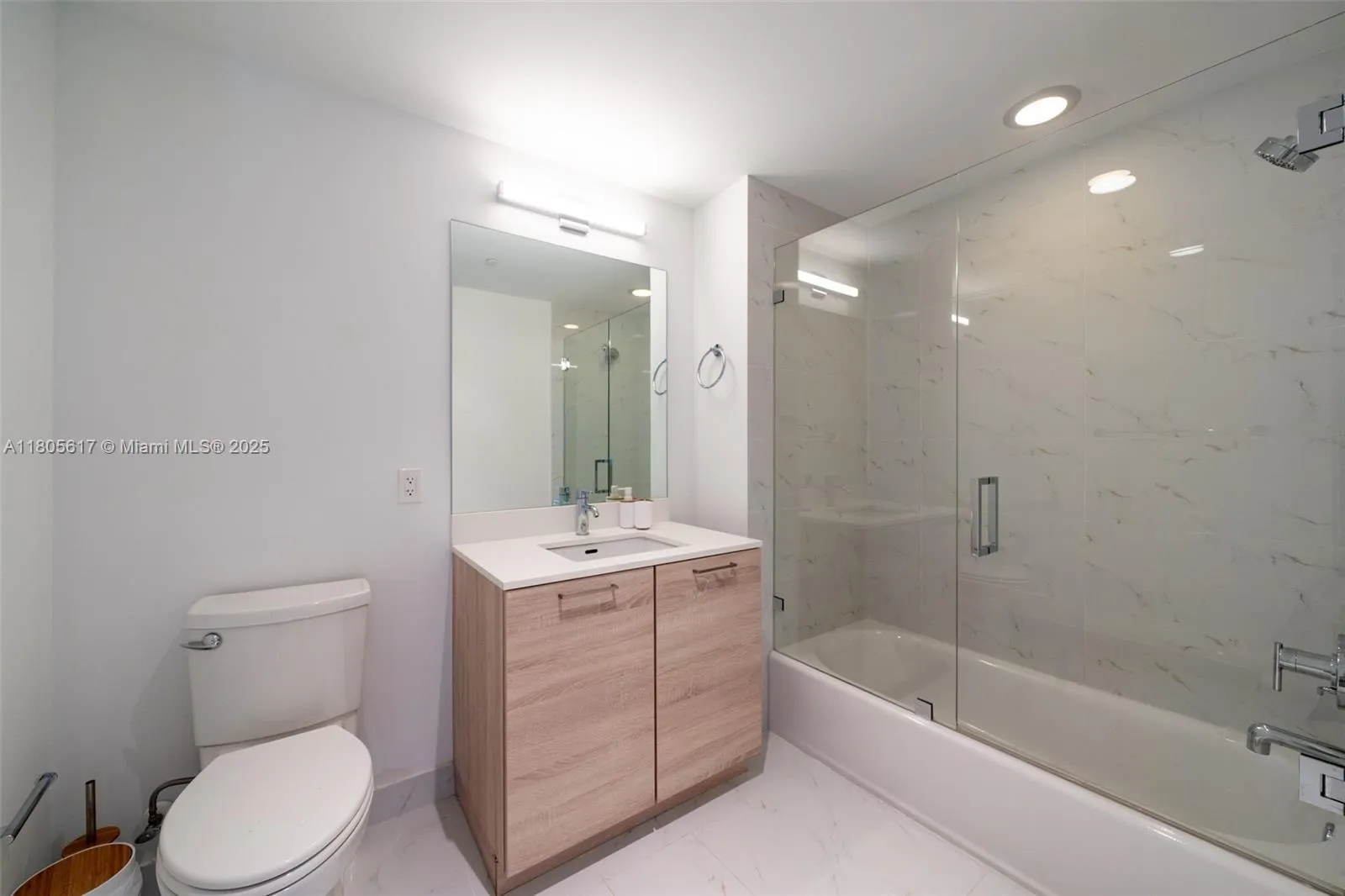 16385 Biscayne Blvd, #2707