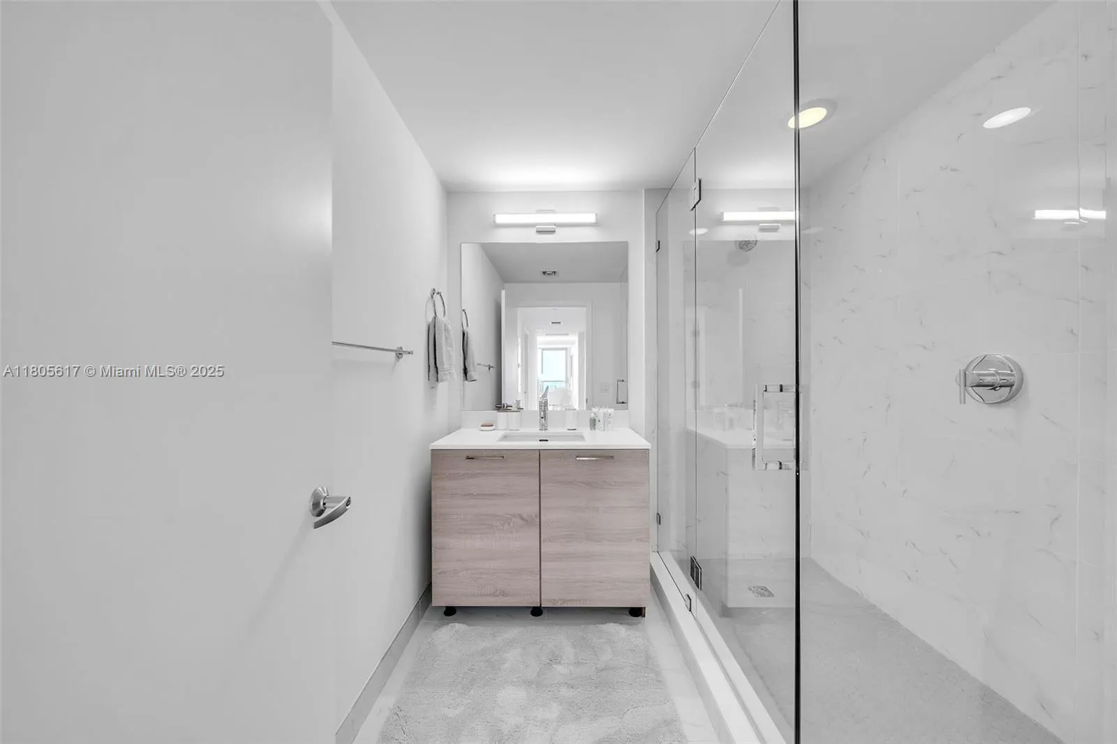 16385 Biscayne Blvd, #2707