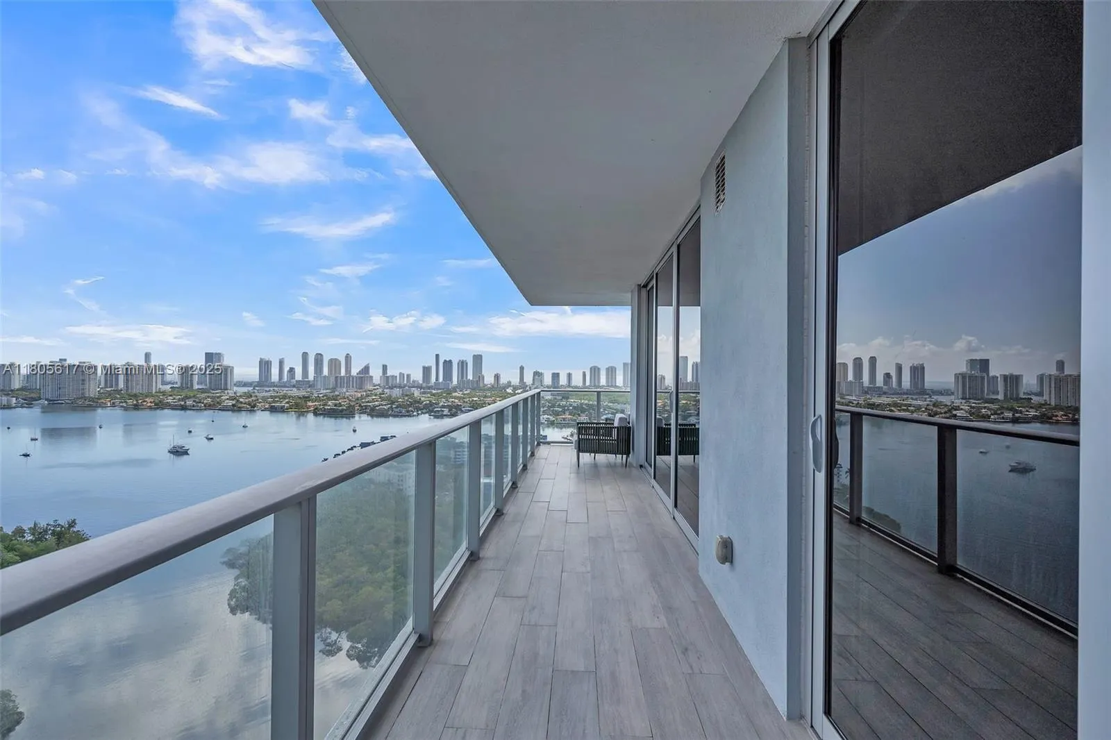 16385 Biscayne Blvd, #2707