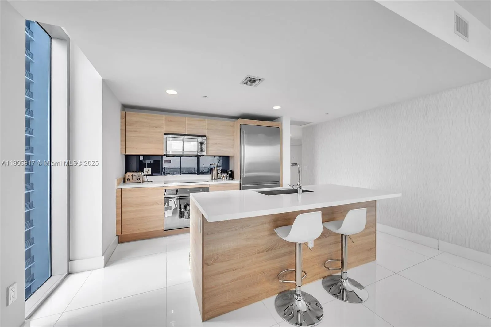 16385 Biscayne Blvd, #2707