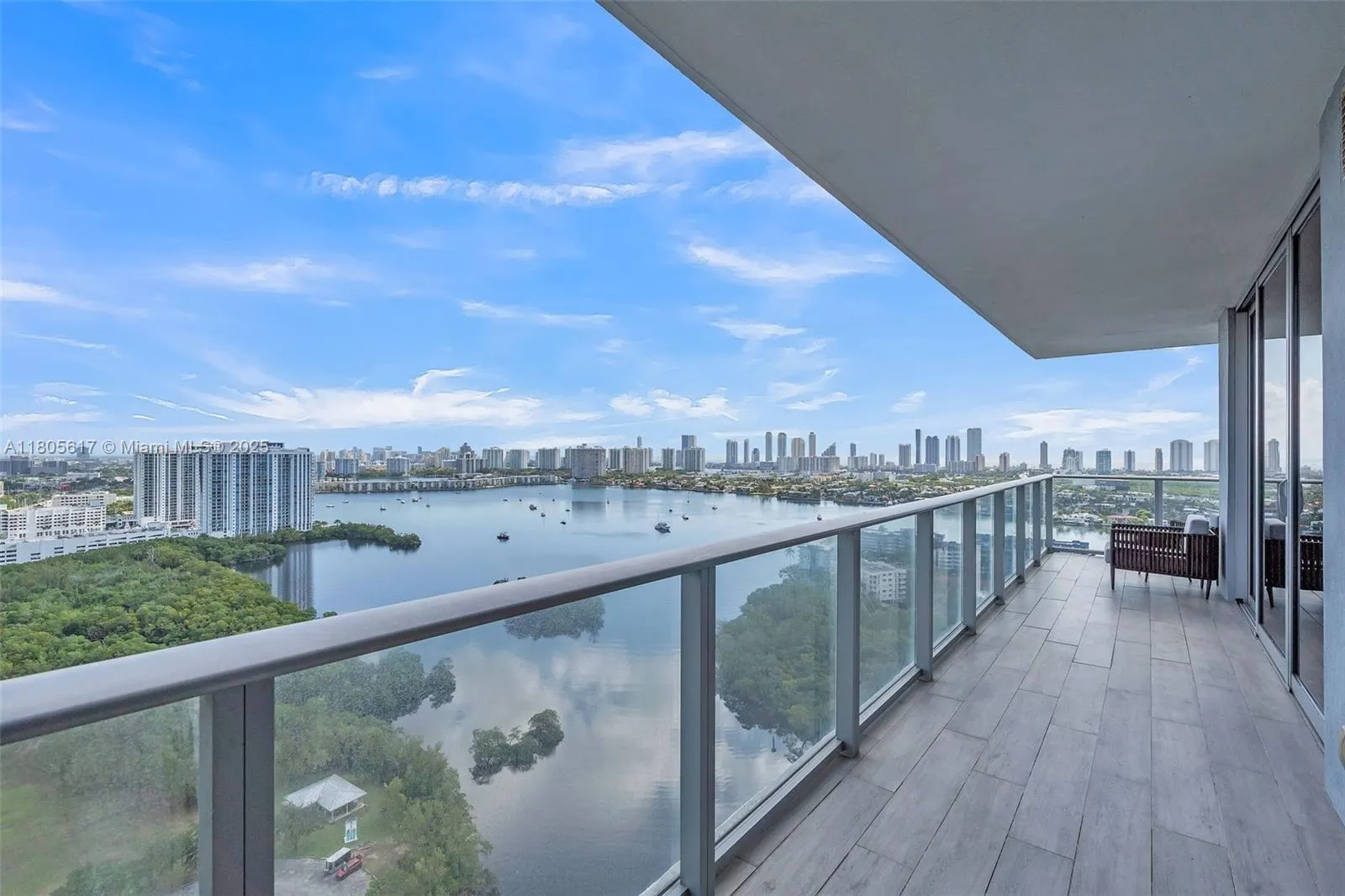 16385 Biscayne Blvd, #2707