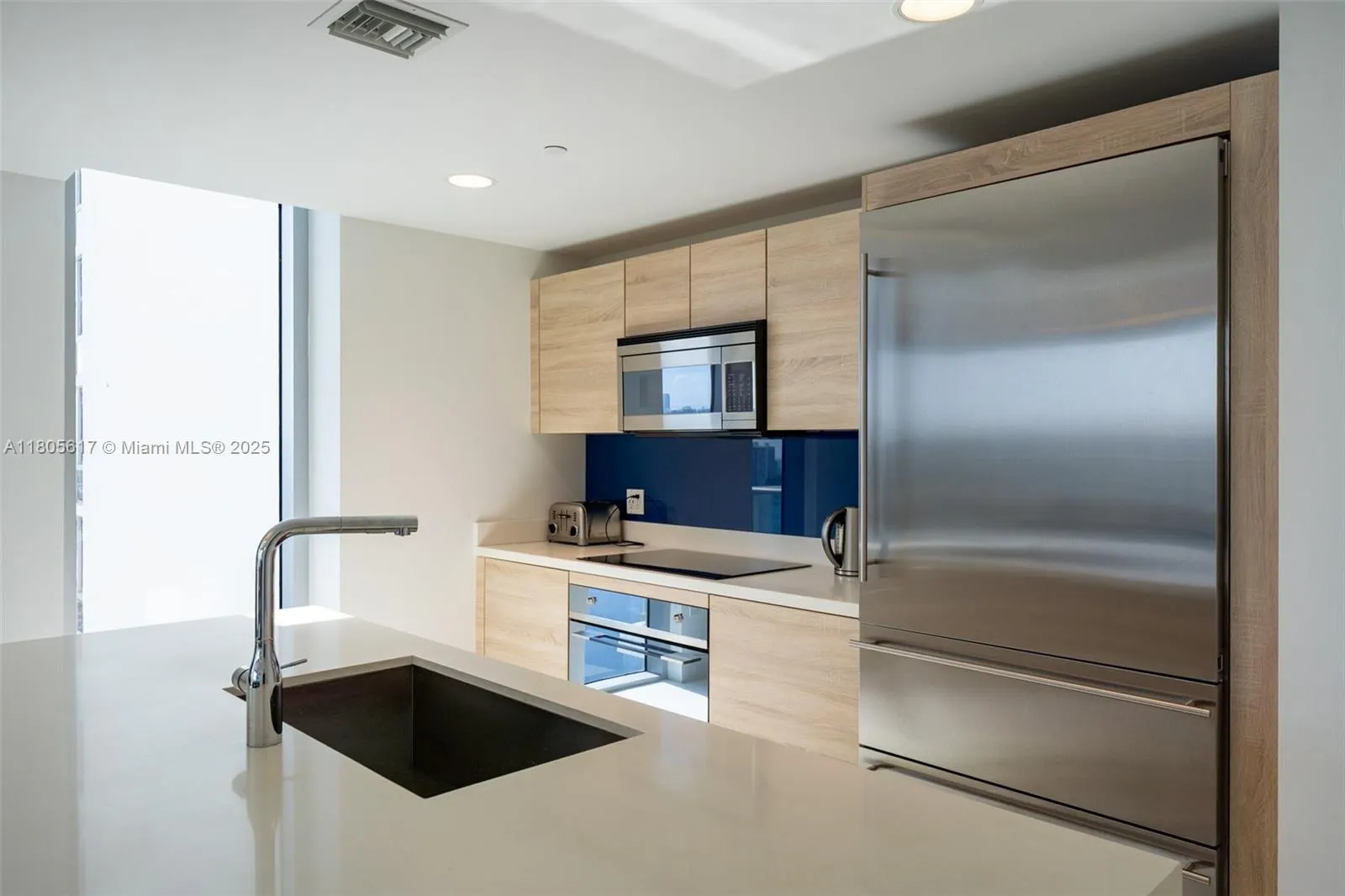 16385 Biscayne Blvd, #2707