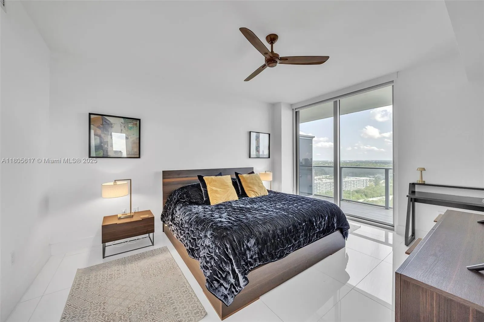 16385 Biscayne Blvd, #2707