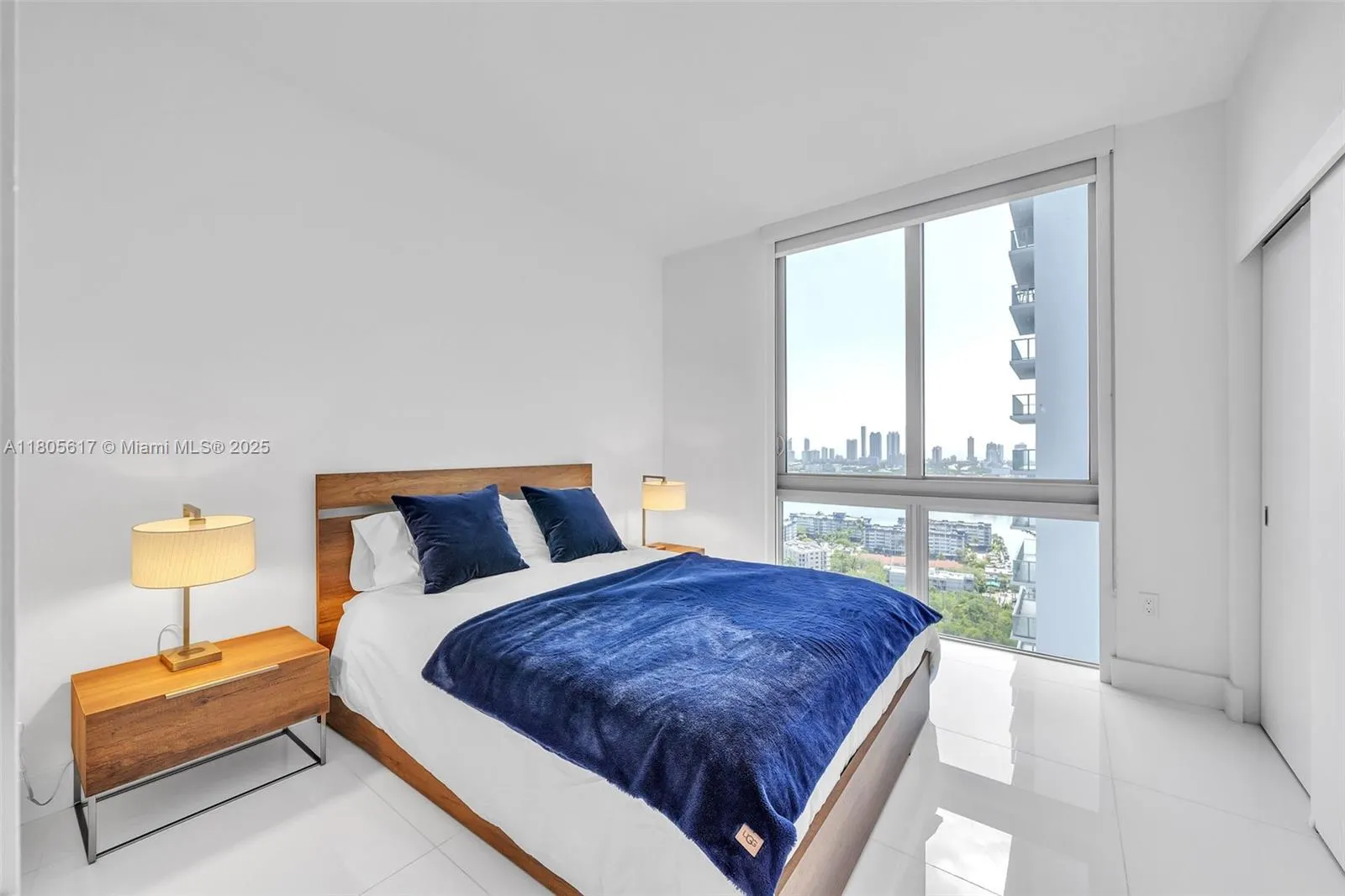16385 Biscayne Blvd, #2707