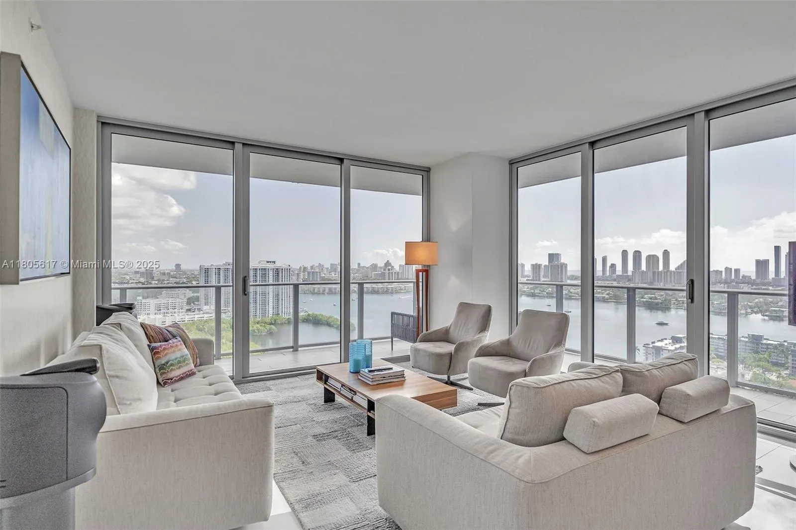16385 Biscayne Blvd, #2707