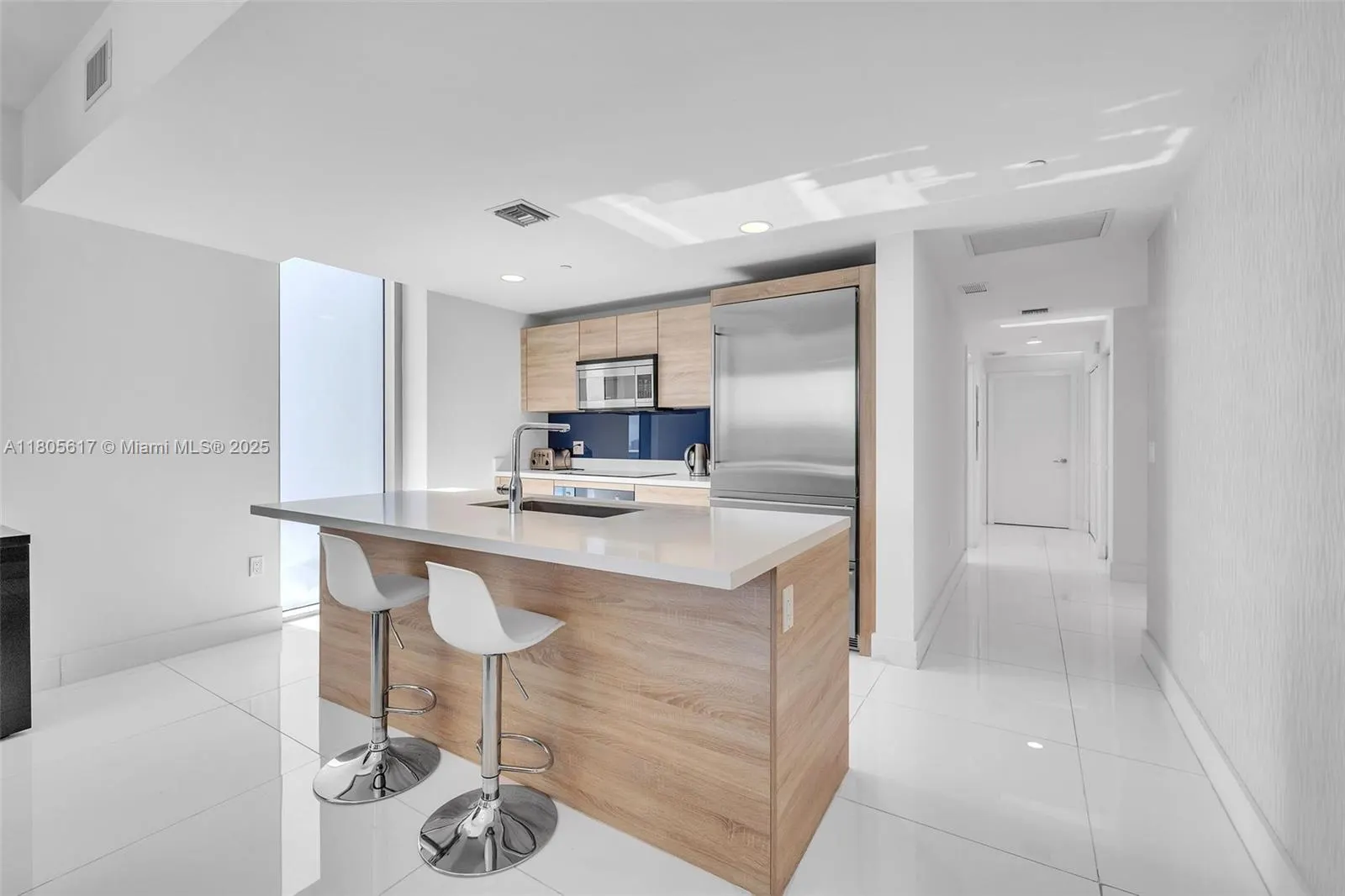16385 Biscayne Blvd, #2707