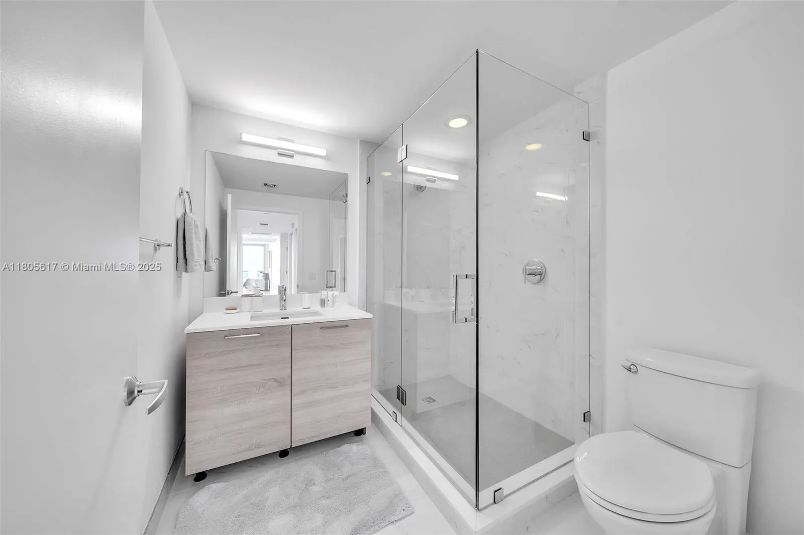 16385 Biscayne Blvd, #2707