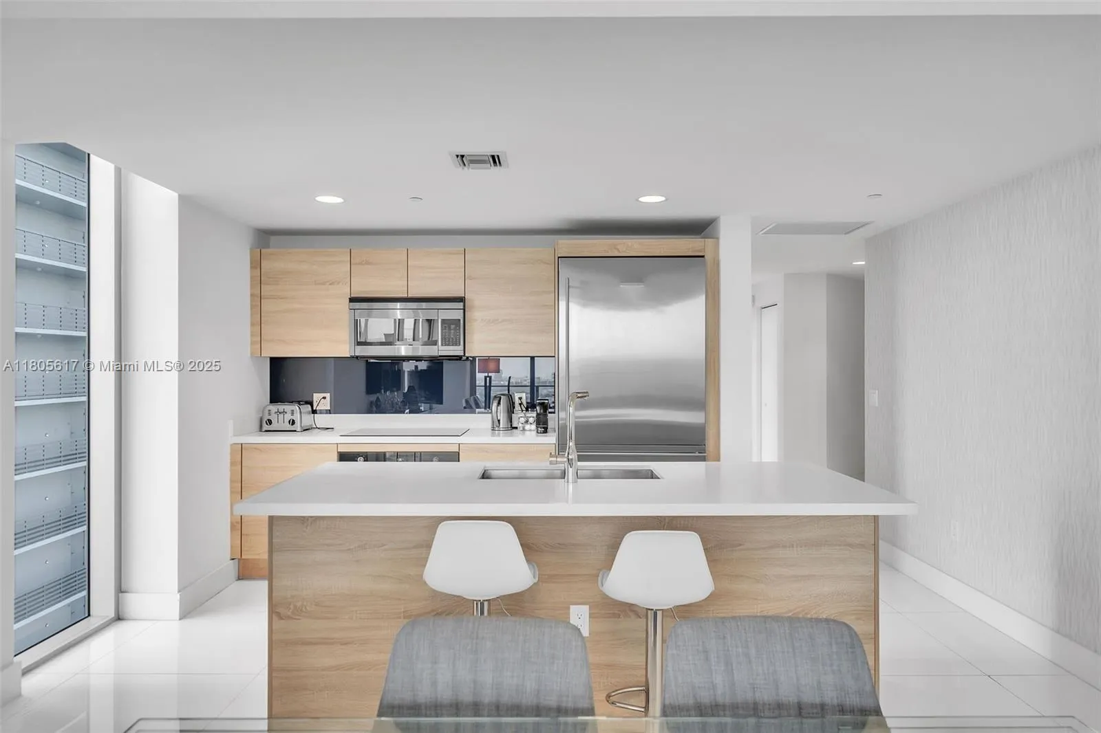16385 Biscayne Blvd, #2707