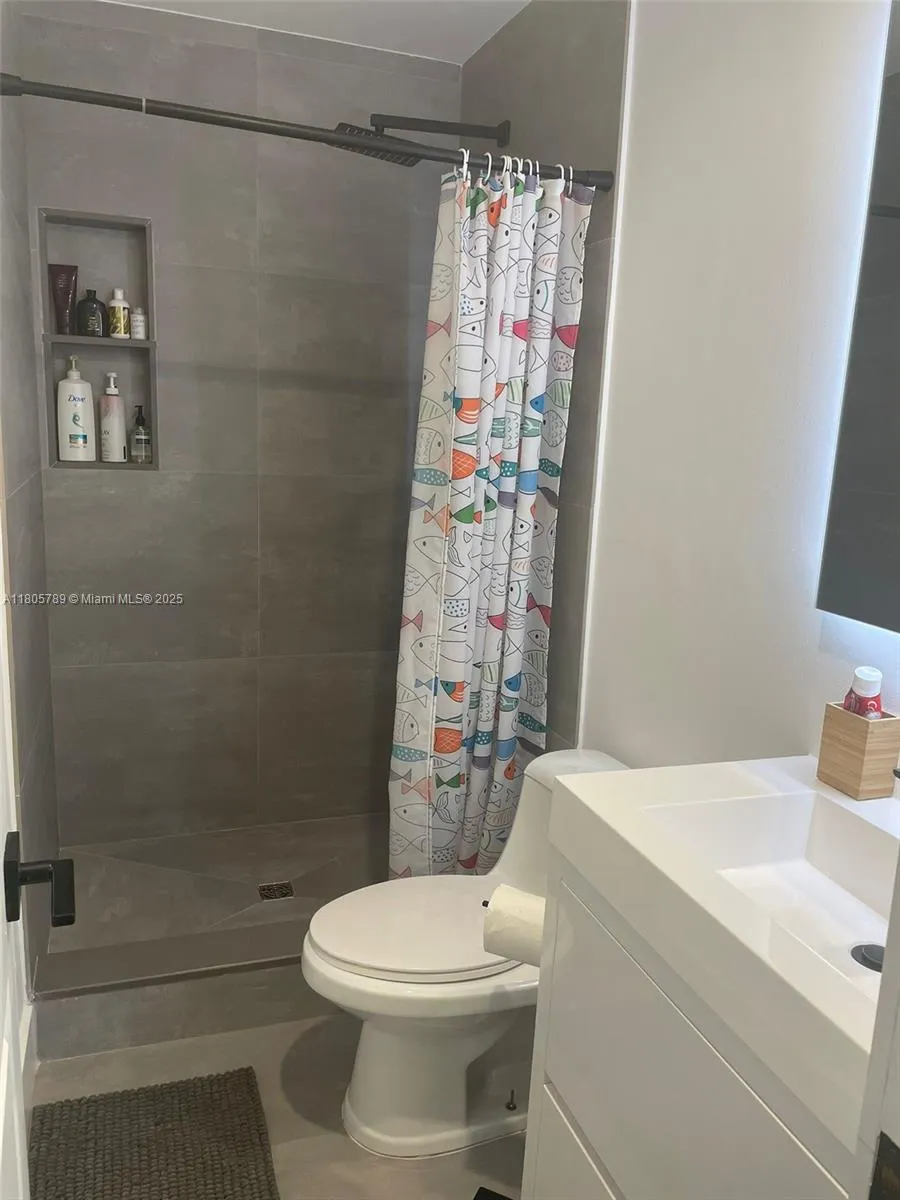 3720 NE 167th St, #39
