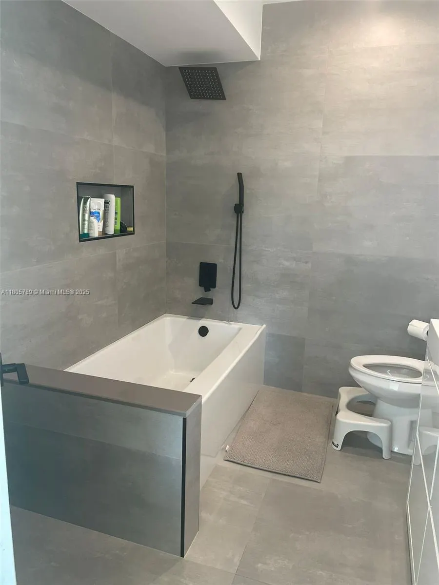 3720 NE 167th St, #39