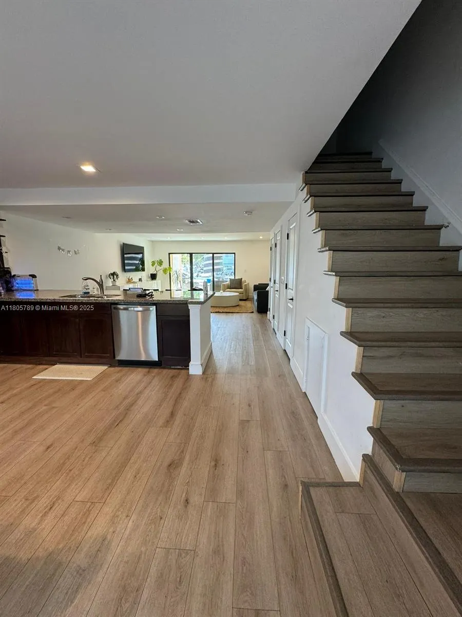 3720 NE 167th St, #39