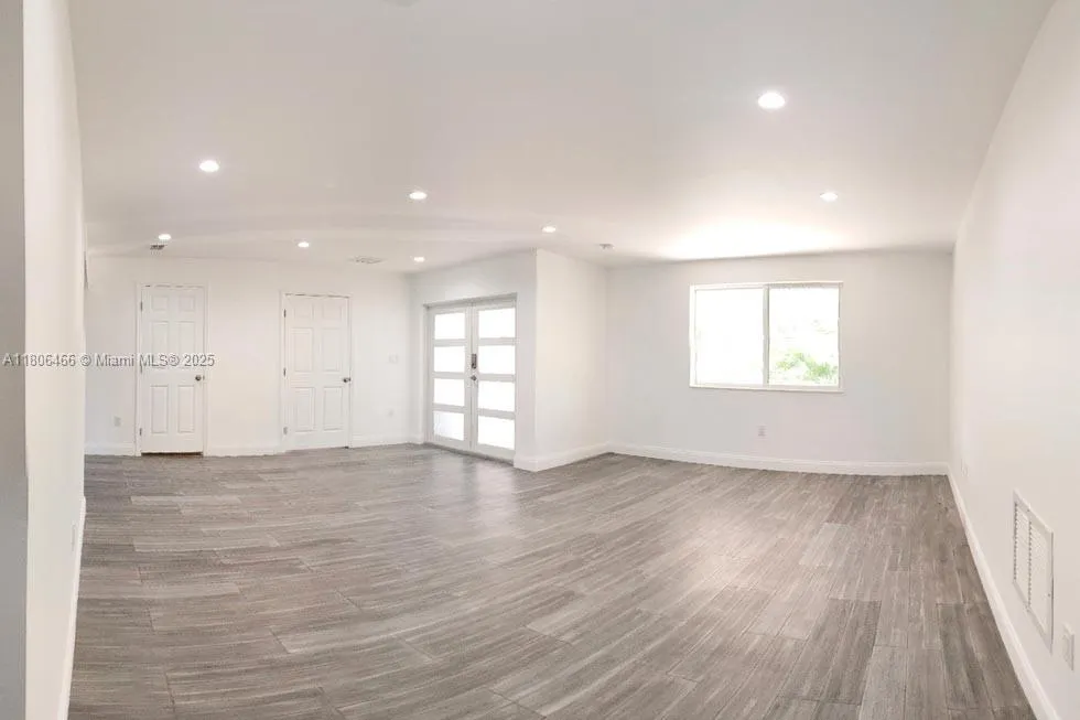 6634 SW 76th Ter