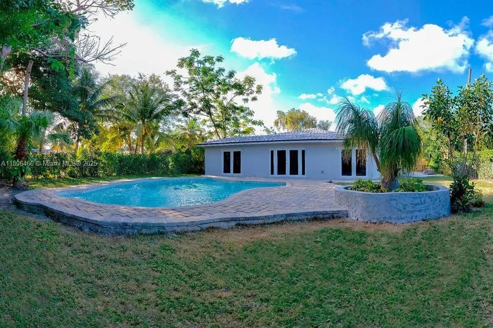 6634 SW 76th Ter