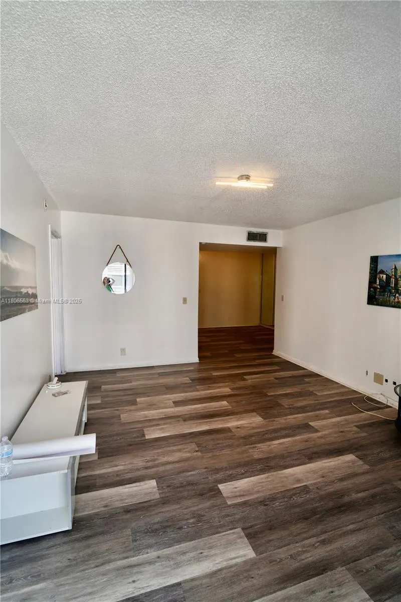 2821 NE N 163RD ST, #Apt 4X