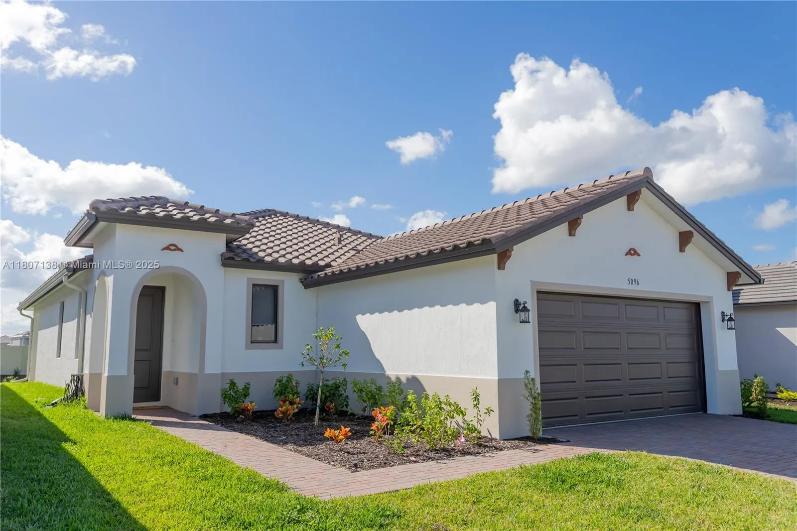 5096 NEVOLA AVE
