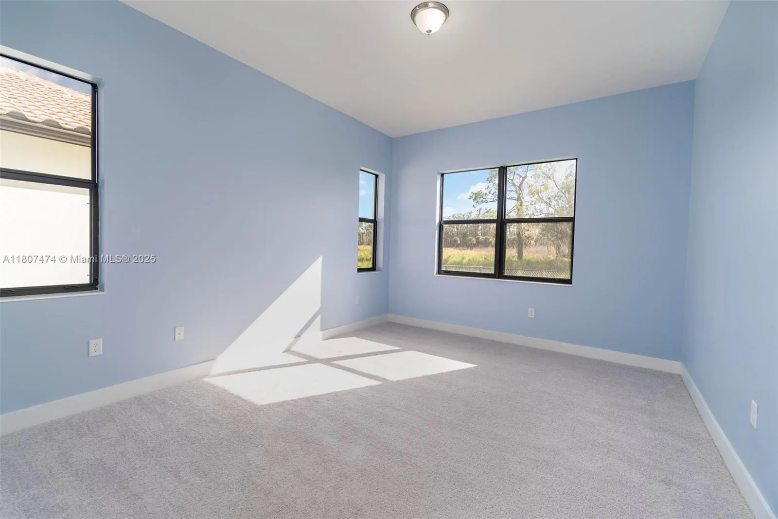 5610 N Agostino Way