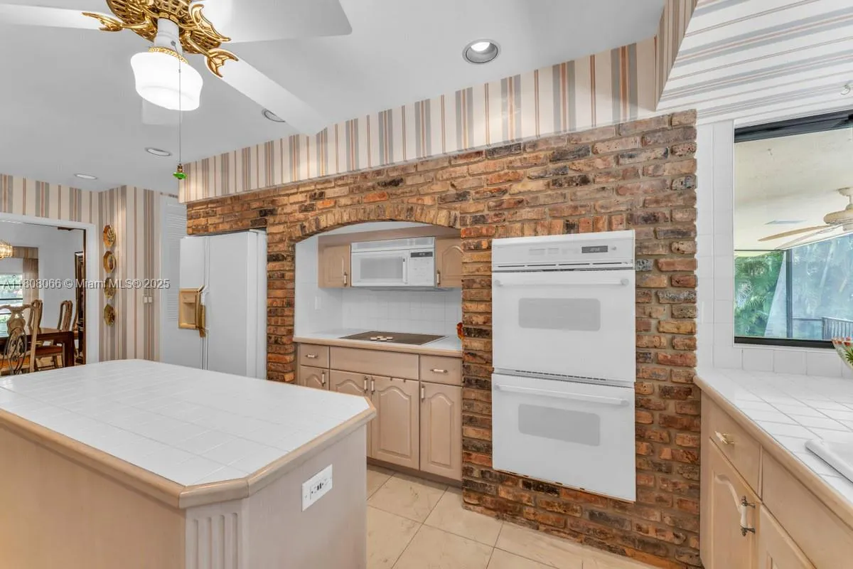 5990 SW 135th Ter