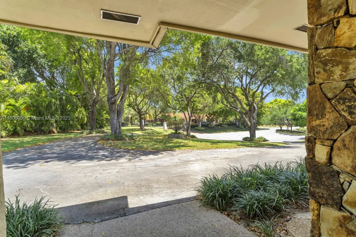 5990 SW 135th Ter