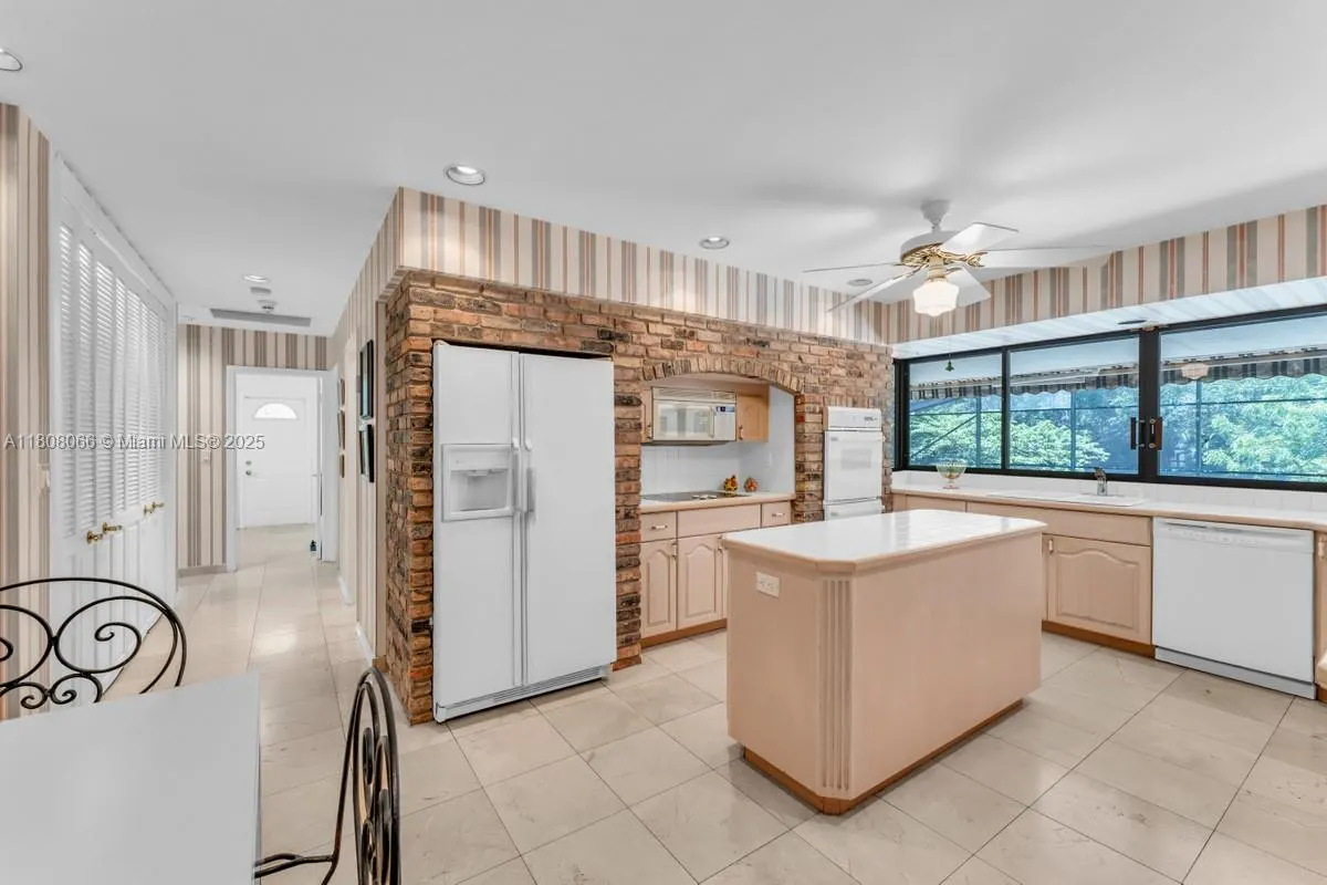 5990 SW 135th Ter