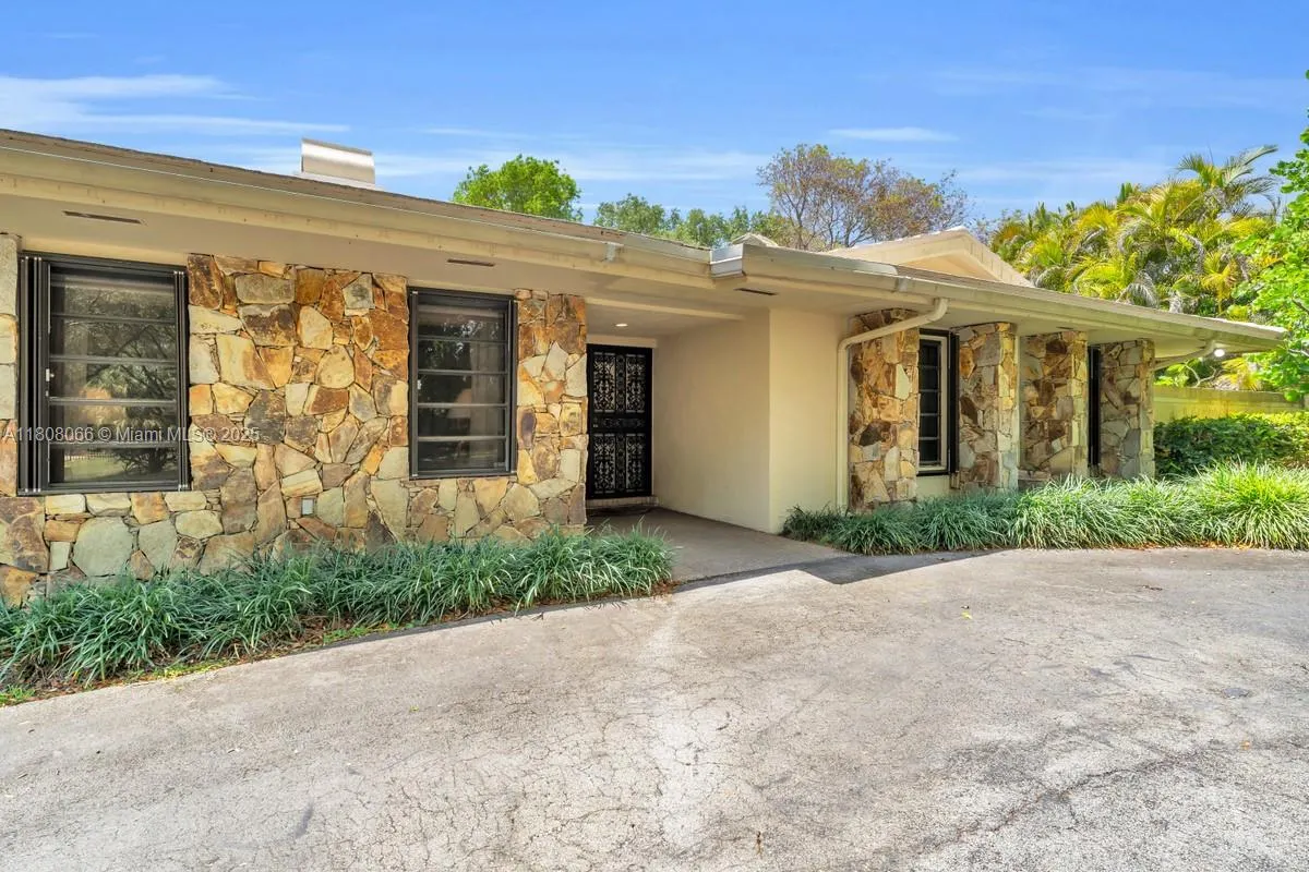 5990 SW 135th Ter