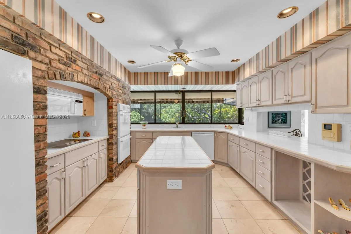 5990 SW 135th Ter