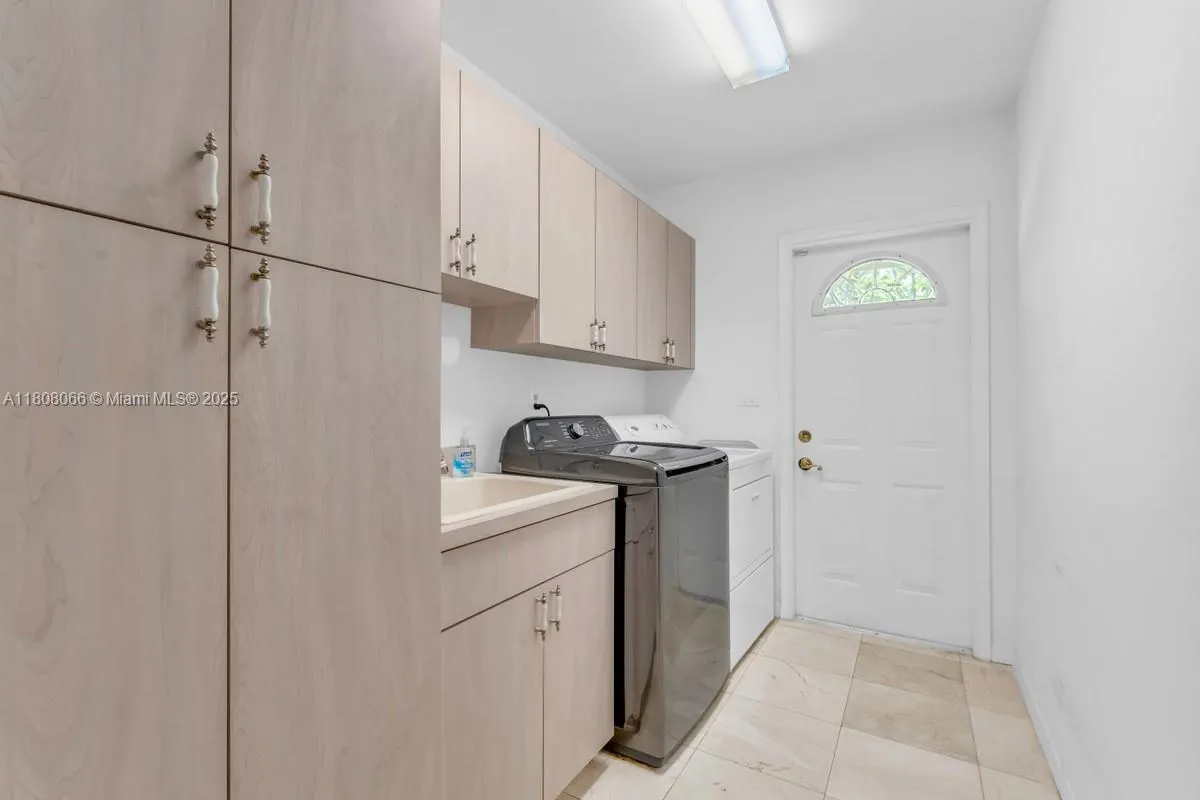5990 SW 135th Ter